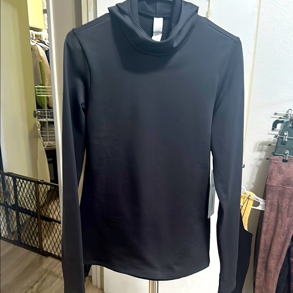 ALO Yoga Black Warm Airlift Hooded Runner. NWT. Size L.